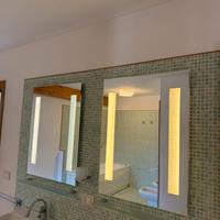 Specchi con mensole per bagno