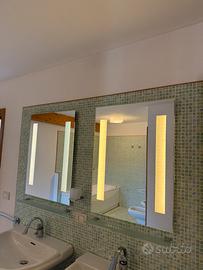 Specchi con mensole per bagno