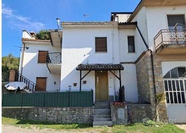 Immobile in asta di 303 m² con più di 5 locali e b