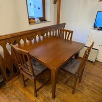 Tavolo in legno massello allungabile