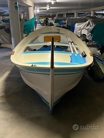 Gozzo con soli "3 Anni"