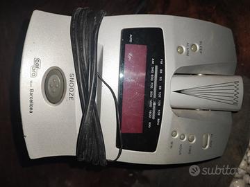 Radiosveglia con proiettore orario