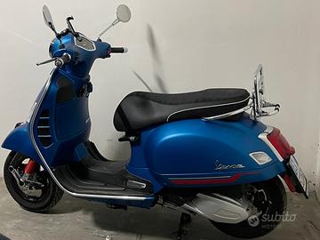 Vespa GTS 300 SuperSport HPE -630 km reali - nuova