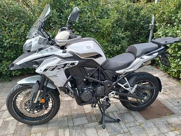 BENELLI TRK 502 X (con optional)