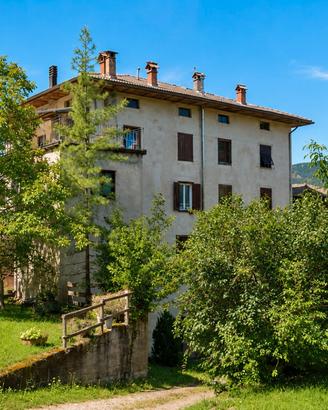 Appartamento con garage e posto auto - lona / lase