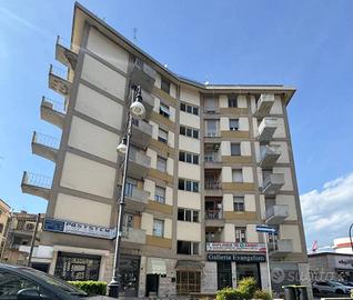 Quadrilocale di 100mq in via aldo moro