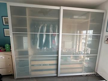 Armadio Ikea PAX con ante scorrevoli