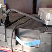 Carica batterie più due batterie al litio per moto