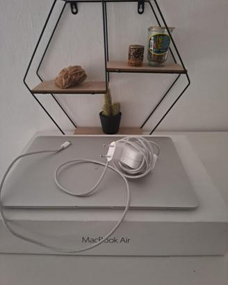 MacBook Air  13'' 2019 8GB