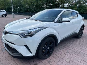 Toyota C-HR Hybrid 1.8 Lounge – Bianco Perla