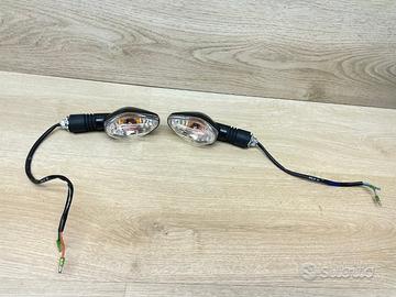 Coppia frecce anteriori con segni cb125f