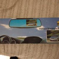 specchio retrovisore per auto con blackbox