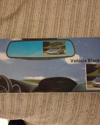 specchio retrovisore per auto con blackbox