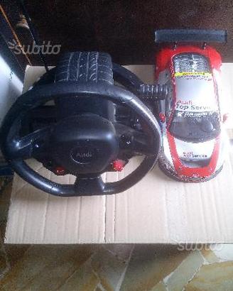 Rastar Audi R8 con volante come radiocomando