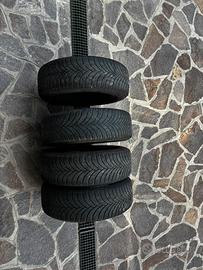 Set 4 Cerchi in Ferro 15" + Gomme Invernali