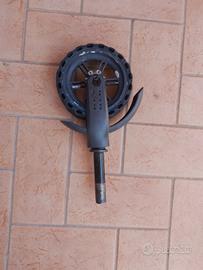 forcella con ruota monopattino 