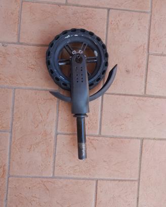 forcella con ruota monopattino 