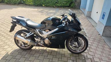 moto VFR 800 abs