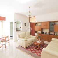 5 LOCALI A CAMPOMARINO