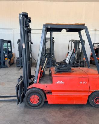 CARRELLO ELEVATORE MULETTO ELETTRICO LINDE 30 QUIN