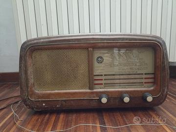 radio d'epoca a valvole Radiomarelli