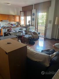 Apparatamento + cantina + box auto