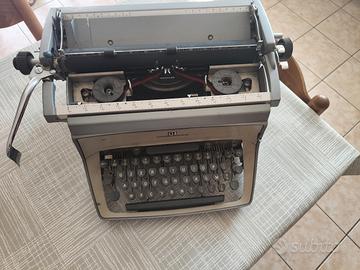 Macchina da scrivere Underwood touch master II