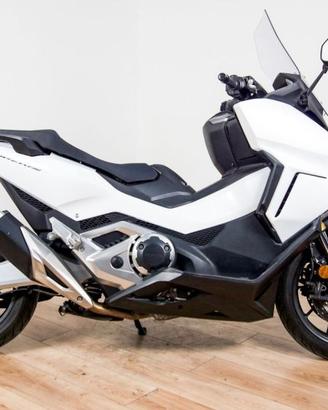 Honda Forza 750 DCT – 2023 – 18.000 km – Accessori