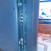 UNITED - 15,6" LCD TV con DVB-T