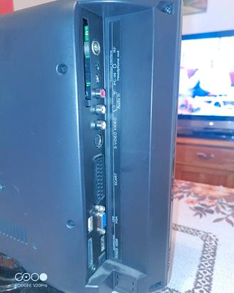 UNITED - 15,6" LCD TV con DVB-T