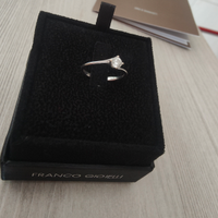 Anello solitario diamante oro