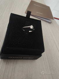 Anello solitario diamante oro