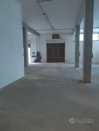 Locale - Laboratorio in via Cagliari