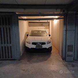 Garage in piazza azzarita - bologna