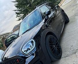 Mini Countryman 2018 allestimento Jon cooper S