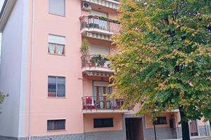 Appartamento di 95 m² con 3 locali e box auto a Se