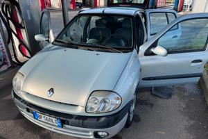 clio serie II 1.2 benzina