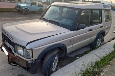 Land Rover Discovery td5 2.5 anno 1999 per ricambi