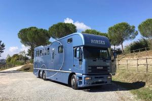 Van Iveco trasporto cavalli con living
