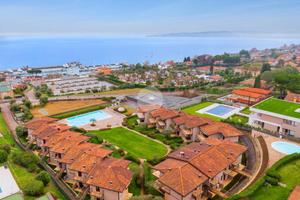 VILLA A SCHIERA D'ANGOLO A MONIGA DEL GARDA