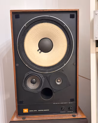 JBL 4311b