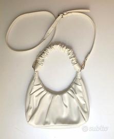 Borsa hobo. Dimensioni 27 x 8,9 x 21 cm