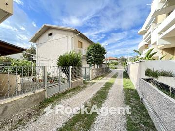 AMPIA BIFAMILIARE INDIPENDENTE A POCHI PASSI DAL M