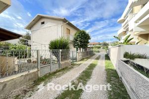 AMPIA BIFAMILIARE INDIPENDENTE A POCHI PASSI DAL M