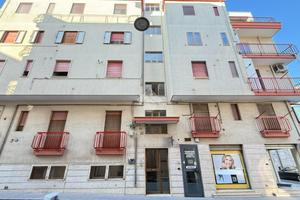 3 LOCALI A CEGLIE MESSAPICA