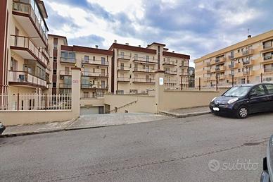 Box / Garage di 85 m² a Putignano