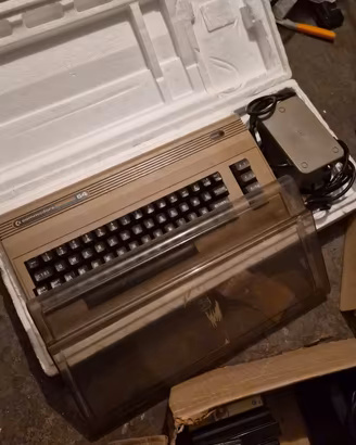 commodore 64 con giochi  