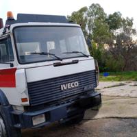 Autobetoniere iveco 330