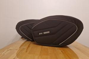 Coppia borse laterali moto GIVI Semirigide EA100