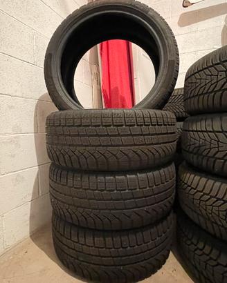 Gomme Invernali Pirelli PZero 245/40/19 98V